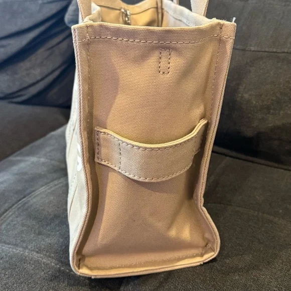Marc Jacobs The Canvas Medium Tote Bag Beige - Picture 12 of 12